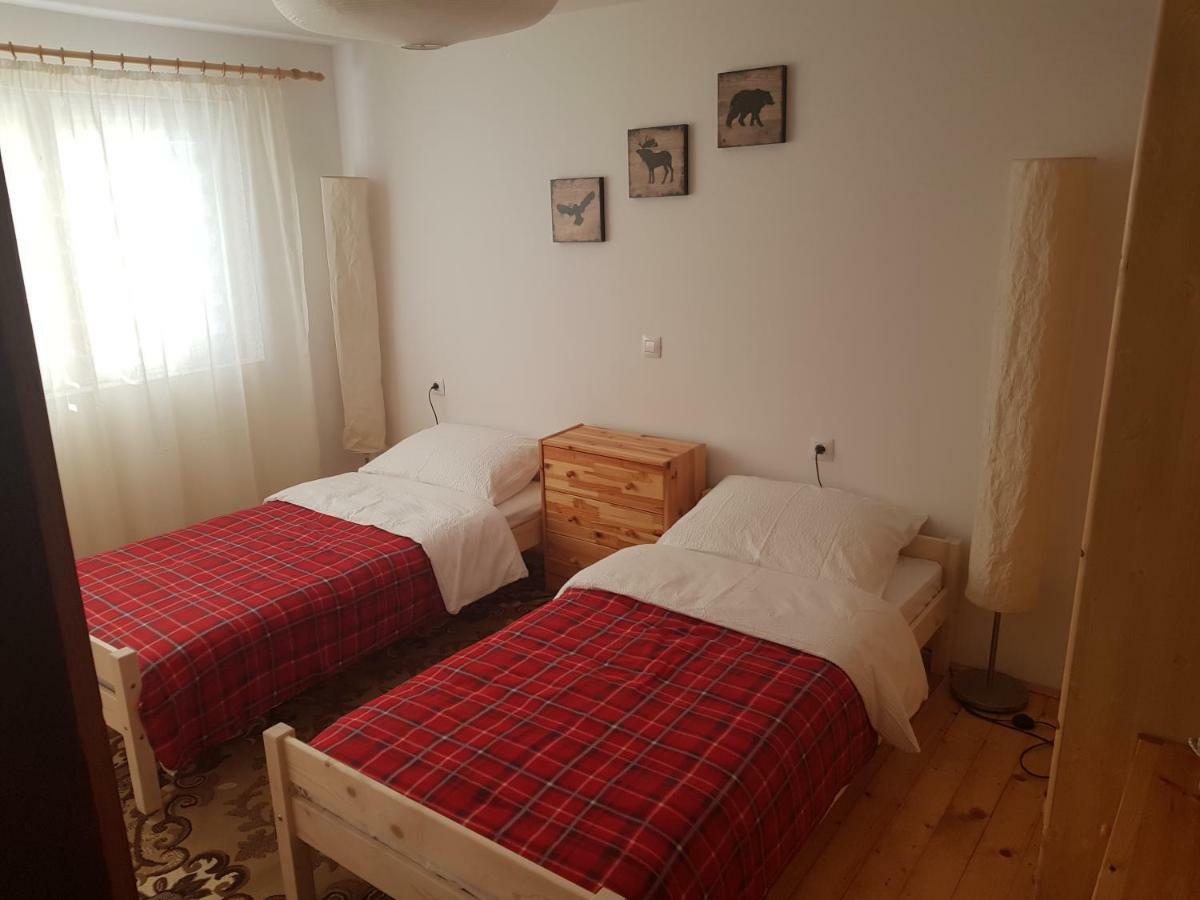 Apartmani Andrej Udbina Luaran gambar