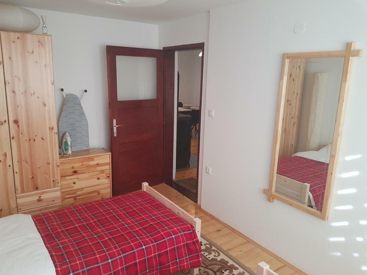 Apartmani Andrej Udbina Luaran gambar