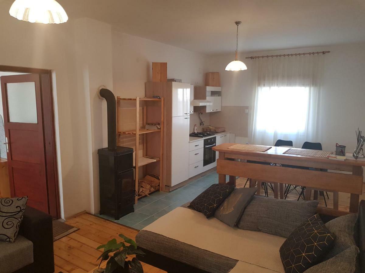 Apartmani Andrej Udbina Luaran gambar