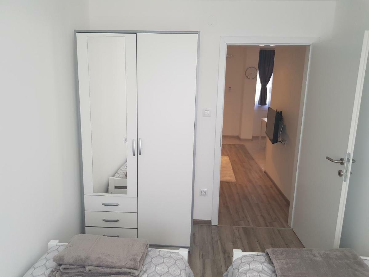 Apartmani Andrej Udbina Luaran gambar