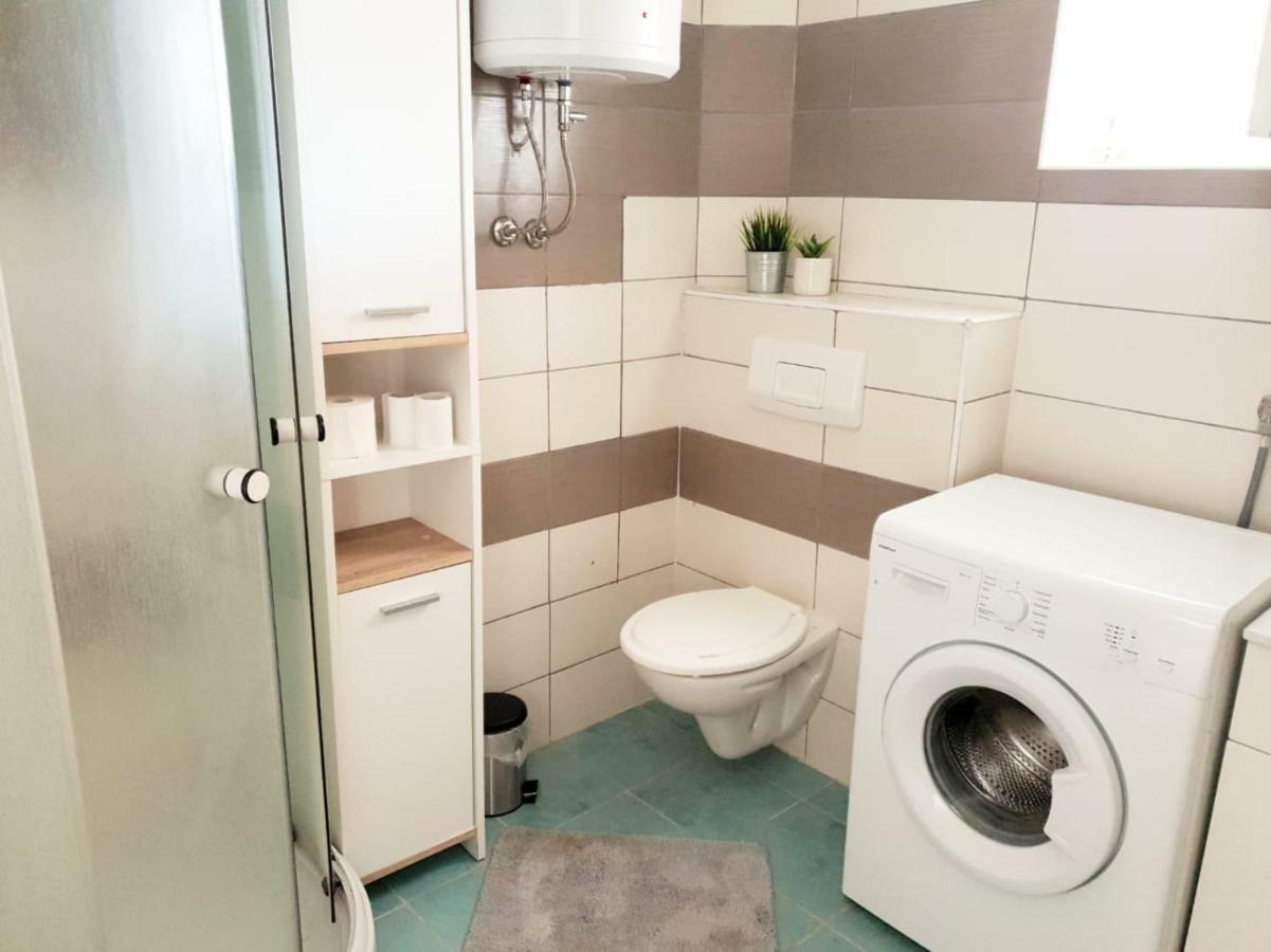 Apartmani Andrej Udbina Luaran gambar